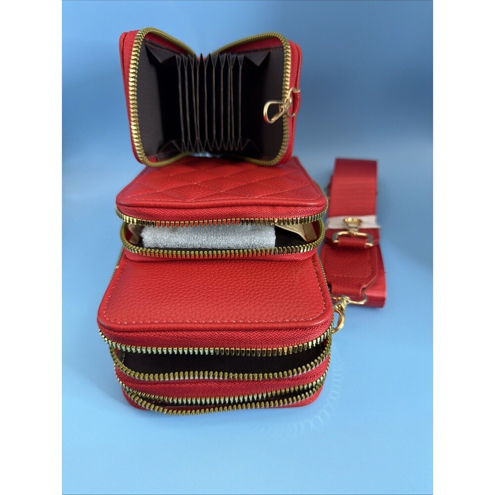 Red Vegan crossbody purse With CC Piece, Very Soft And Well Made - Picture 5 of 5